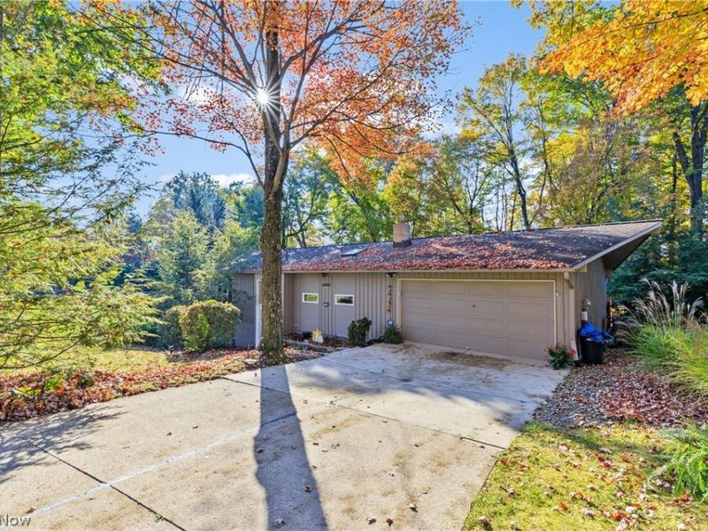17303 Ridge Creek Road, Strongsville, OH 44136 Photo 4