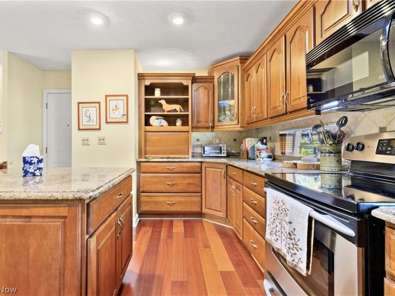 17303 Ridge Creek Road, Strongsville, OH 44136 Photo 5