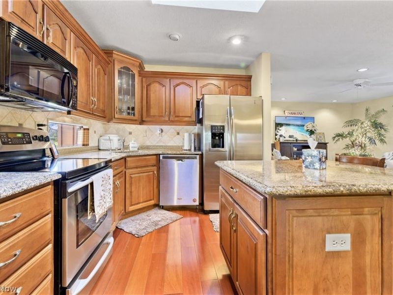 17303 Ridge Creek Road, Strongsville, OH 44136 Photo 6