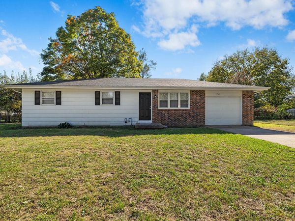 1412 E Rosewood Street , Republic, MO 65738