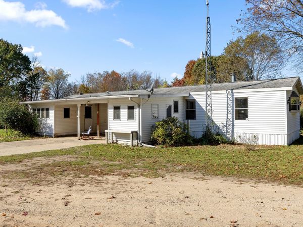 1544 18 Mile Road NE, Cedar Springs, MI 49319