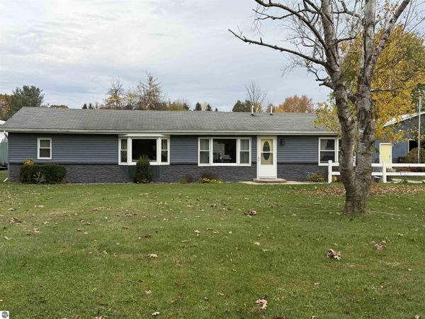 4903 Valley Road E, Mt Pleasant, MI 48858