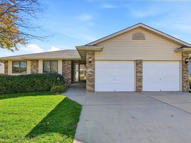 308 AMY Drive, TREYNOR, IA 51575