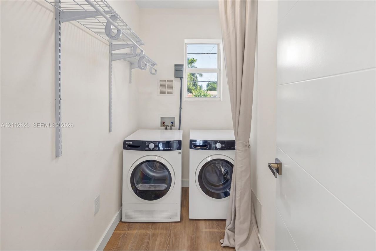 817 Tyler St , Unit 10, Hollywood, FL 33019 Photo