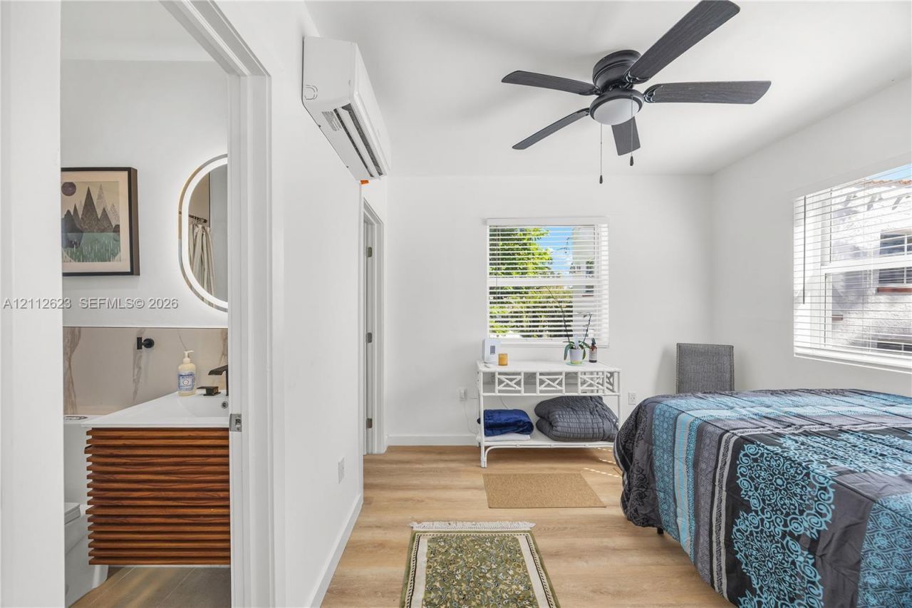 817 Tyler St , Unit 10, Hollywood, FL 33019 Photo