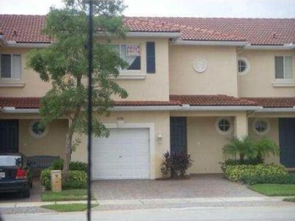 3014 N Evergreen Circle, Boynton Beach, FL 33426