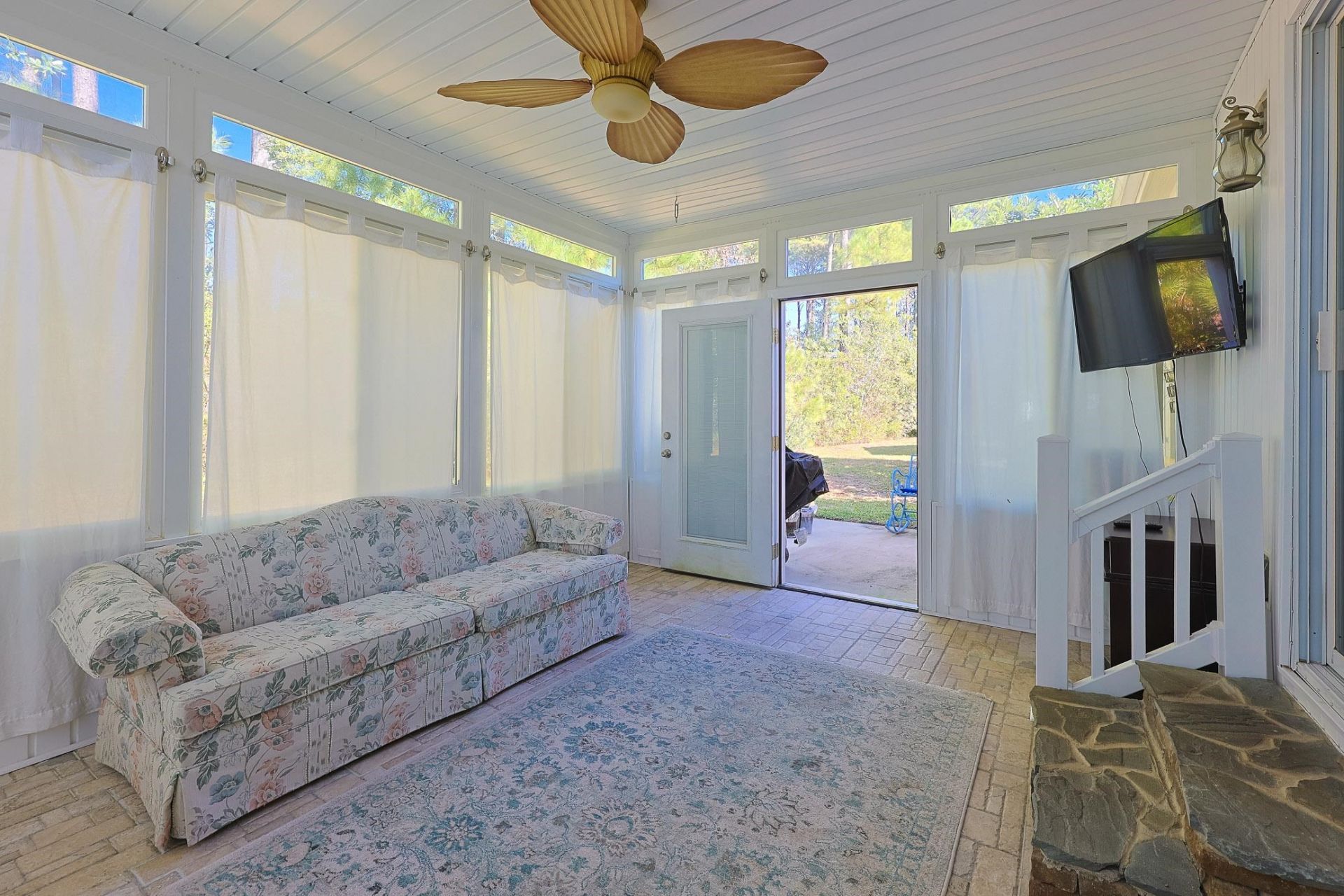 137 Wellspring Dr.  Photo 26
