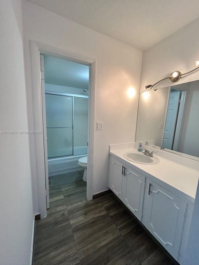 3113 S Ocean Dr , Unit 302, Hallandale Beach, FL 33009 Photo