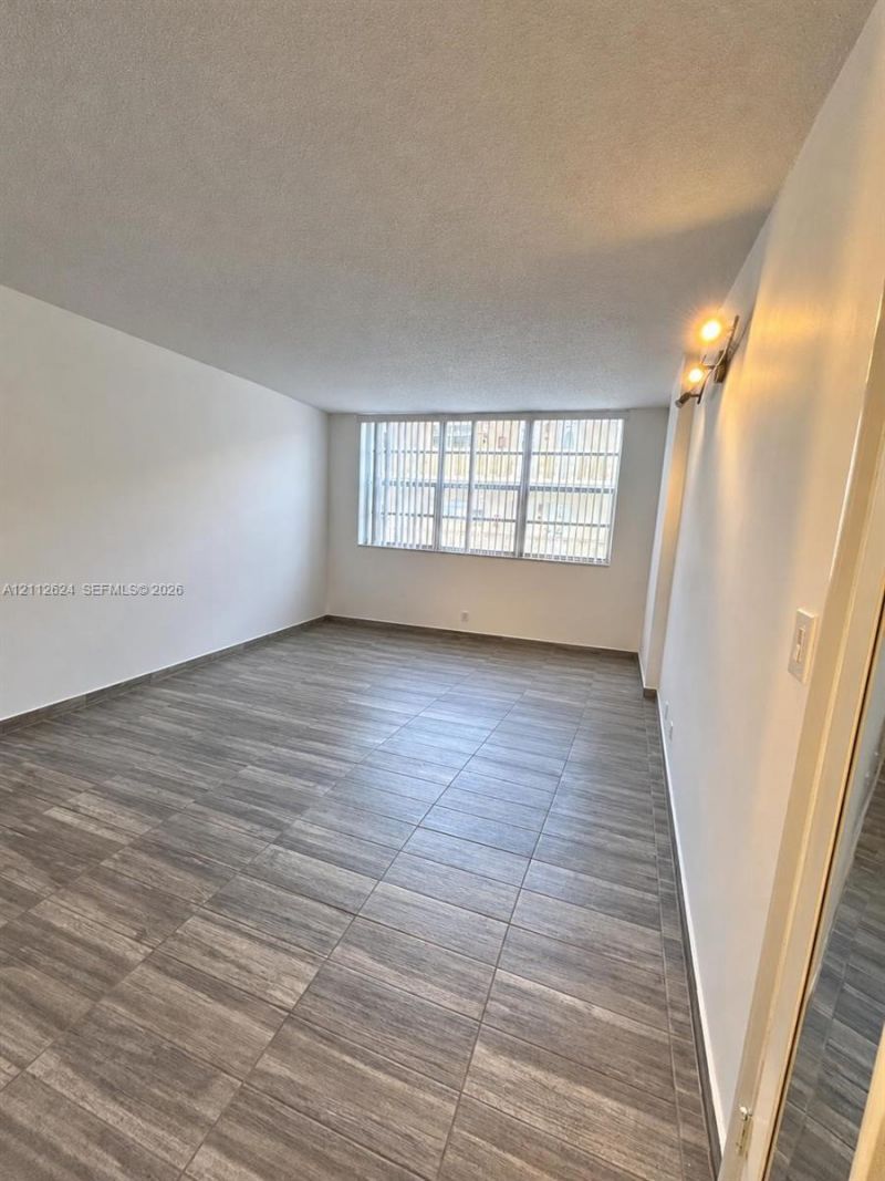 3113 S Ocean Dr , Unit 302, Hallandale Beach, FL 33009 Photo