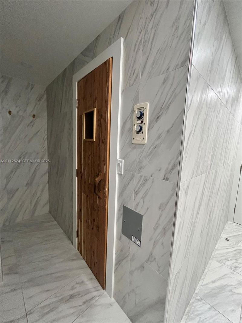 3113 S Ocean Dr , Unit 302, Hallandale Beach, FL 33009 Photo