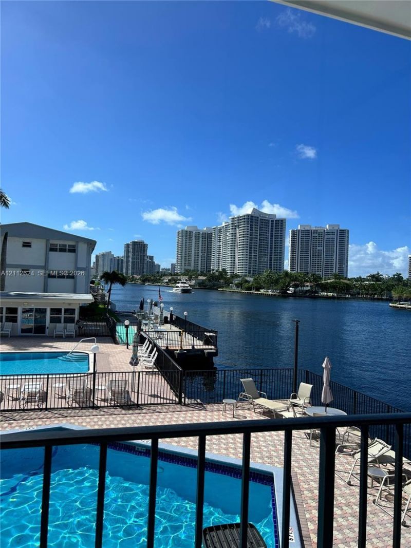 3113 S Ocean Dr , Unit 302, Hallandale Beach, FL 33009 Photo