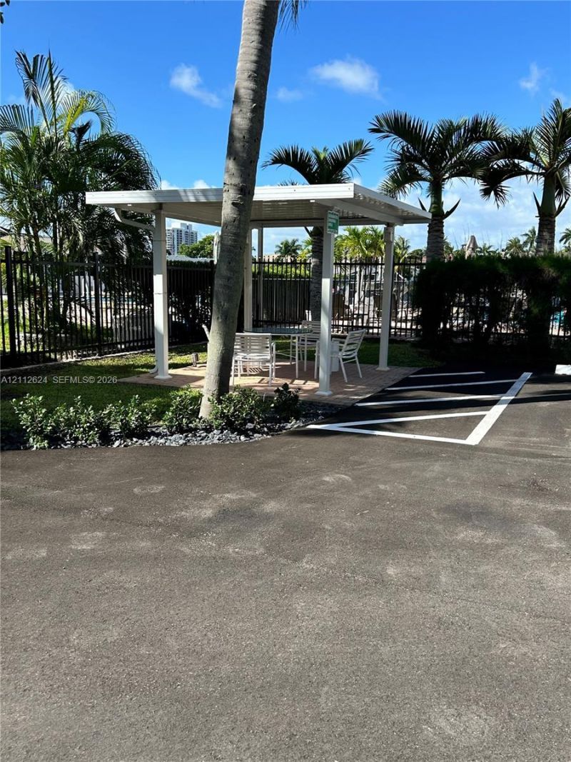 3113 S Ocean Dr , Unit 302, Hallandale Beach, FL 33009 Photo
