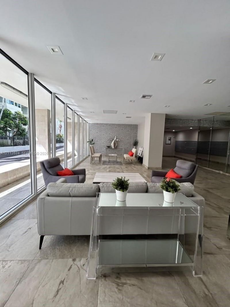 3113 S Ocean Dr , Unit 302, Hallandale Beach, FL 33009 Photo