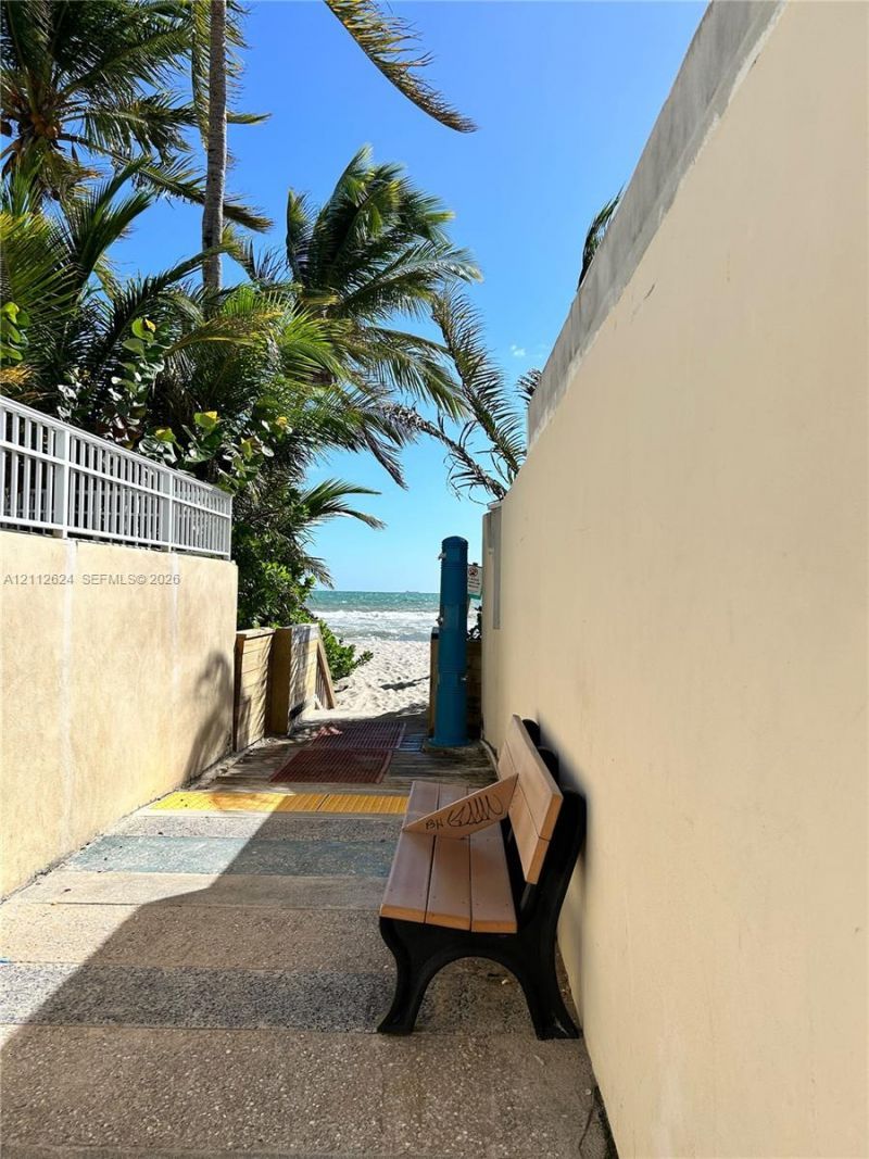 3113 S Ocean Dr , Unit 302, Hallandale Beach, FL 33009 Photo