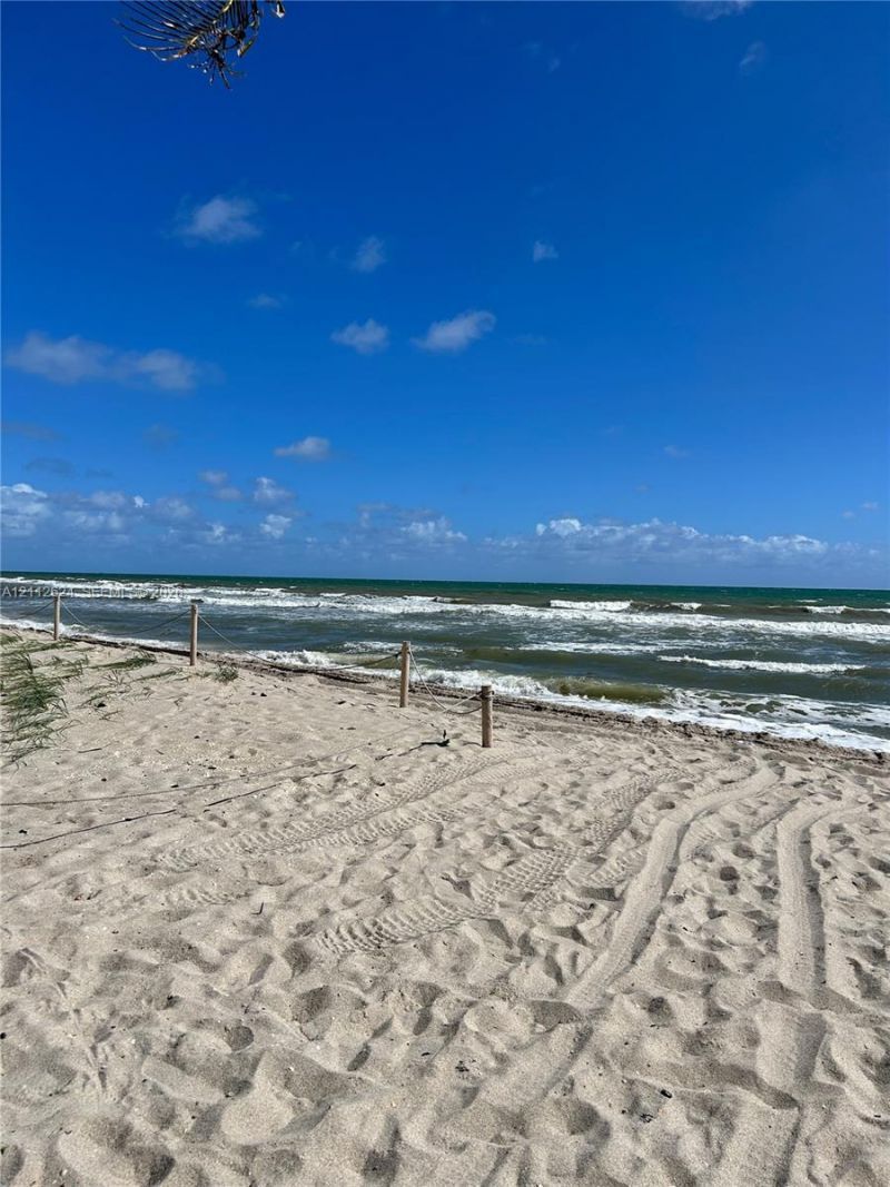 3113 S Ocean Dr , Unit 302, Hallandale Beach, FL 33009 Photo