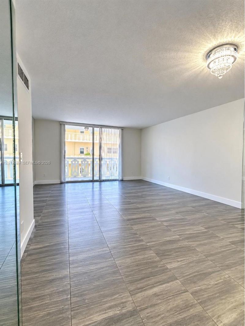 3113 S Ocean Dr , Unit 302, Hallandale Beach, FL 33009 Photo