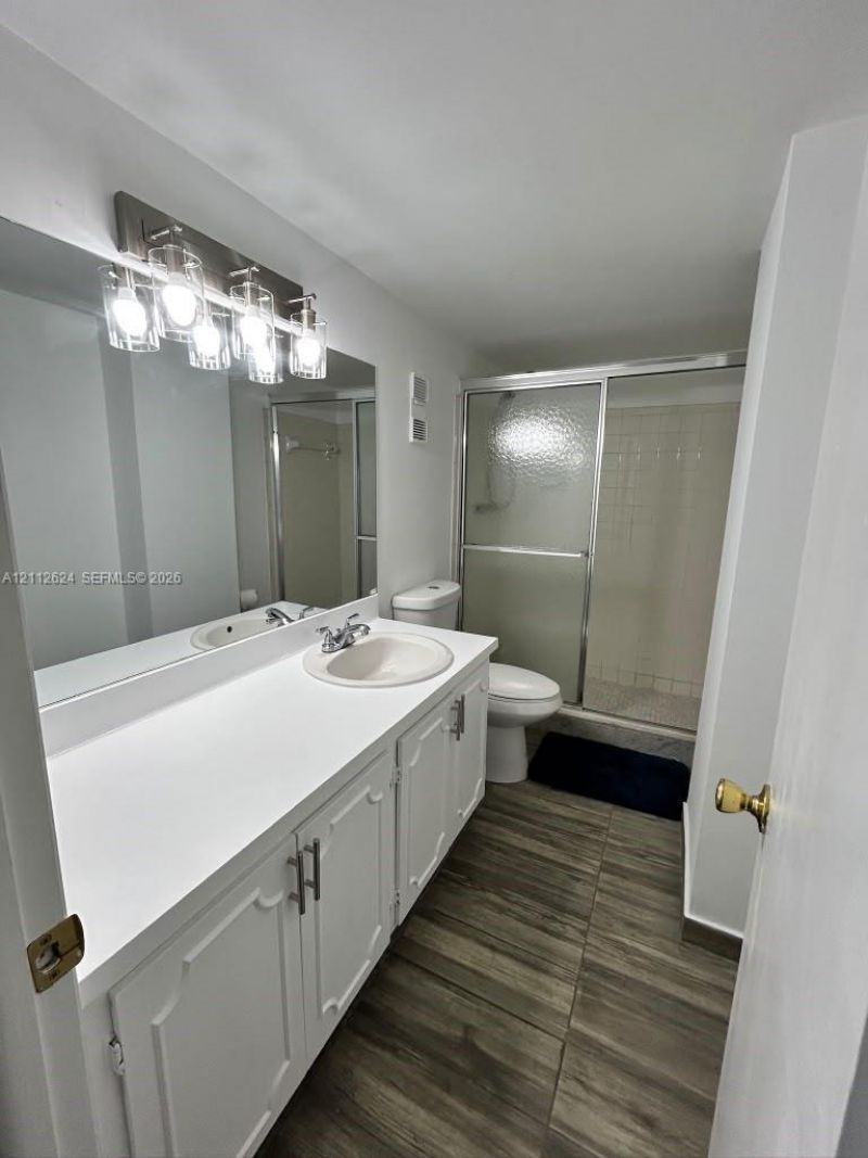 3113 S Ocean Dr , Unit 302, Hallandale Beach, FL 33009 Photo