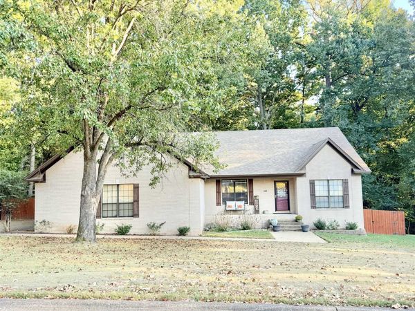 1180 Cambridge Circle, Benton, AR 72019