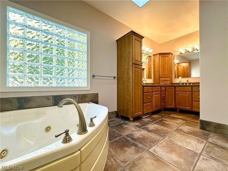 400 Amber Drive SE, Warren, OH 44484 Photo 23