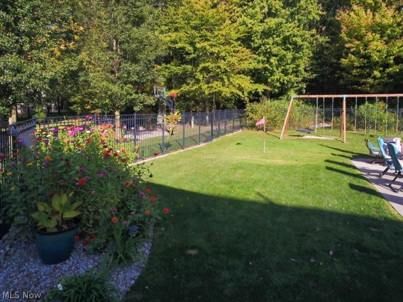 400 Amber Drive SE, Warren, OH 44484 Photo 45