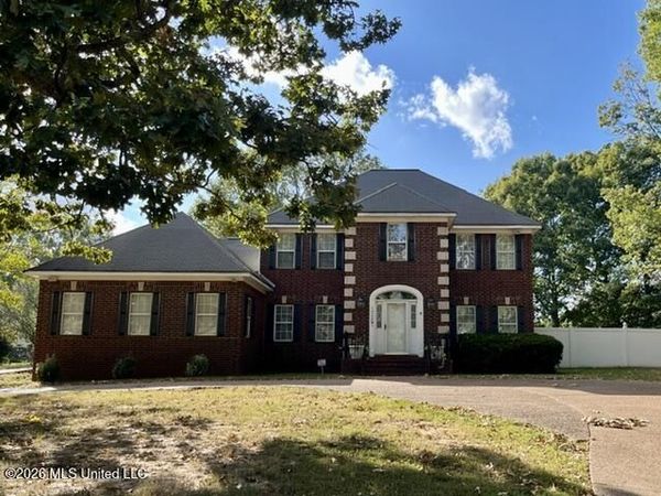 1720 Country Club Road, Senatobia, MS 38668