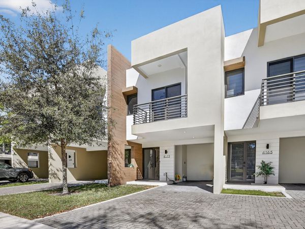 4173 N OAK Place, Dania Beach, FL 33314