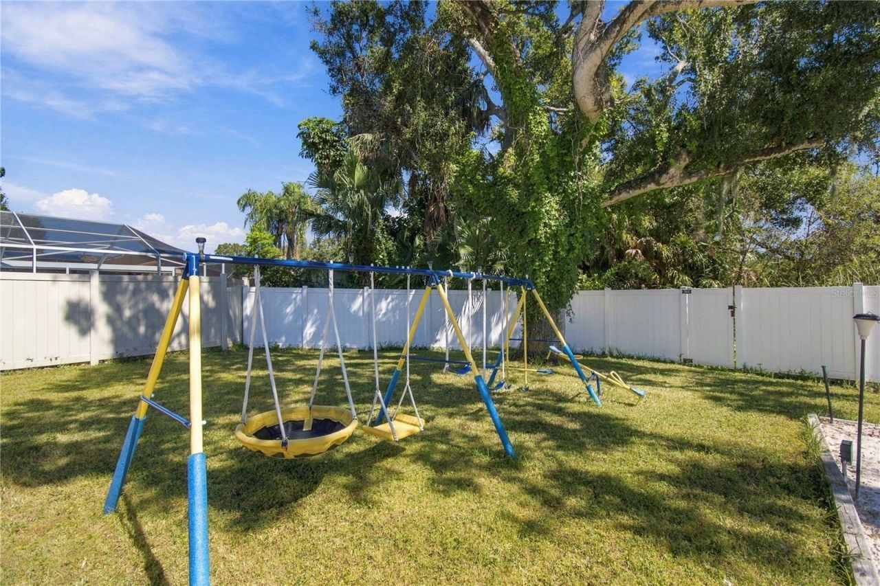 12805 98th Street , Largo, FL 33773 Photo