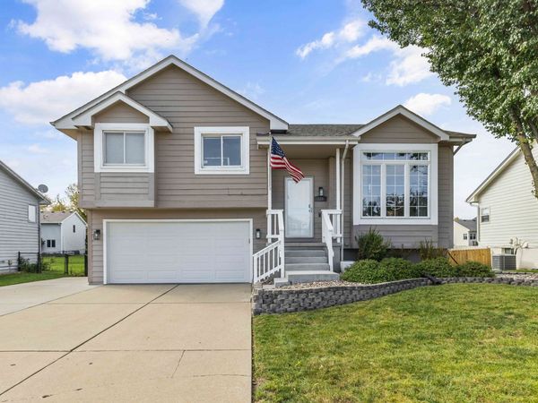 120 Kaylin Drive , Waukee, IA 50263