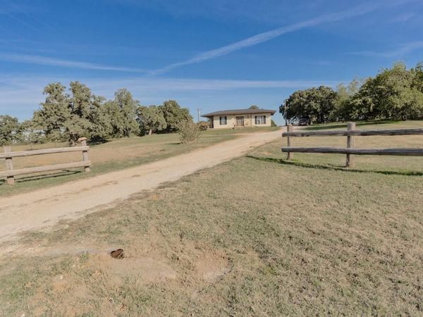 335 Chaparral Road, Bowie, TX 76230