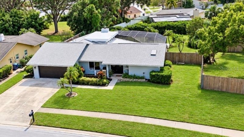 9690 Leeward Avenue , Largo, FL 33773 Photo