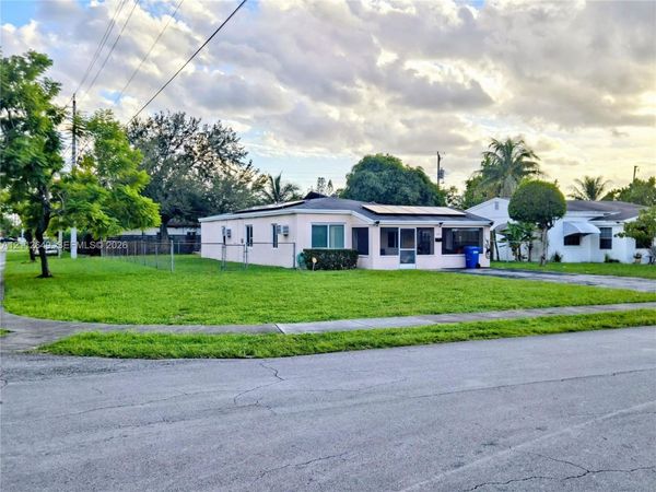1698 NE 177th St , North Miami Beach, FL 33162