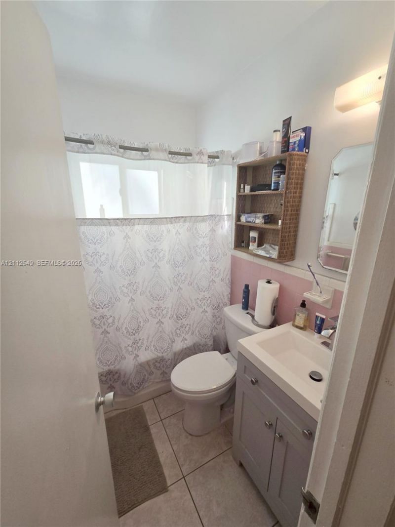 1698 NE 177th St, North Miami Beach, FL 33162 Photo