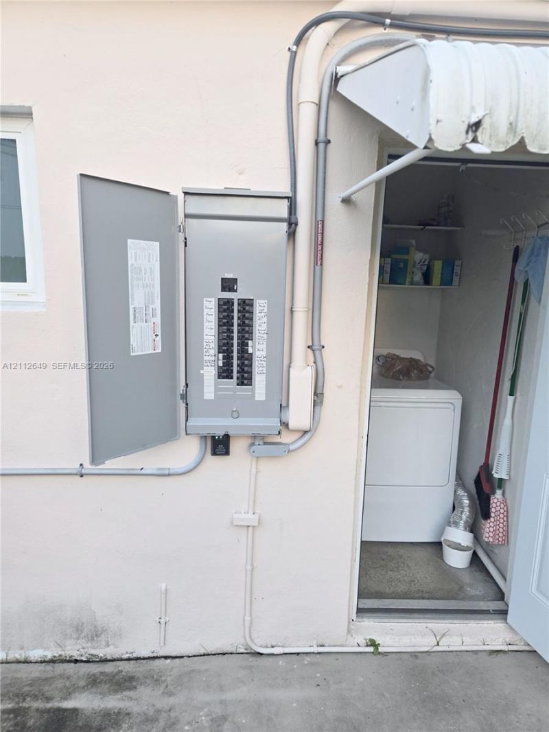 1698 NE 177th St, North Miami Beach, FL 33162 Photo