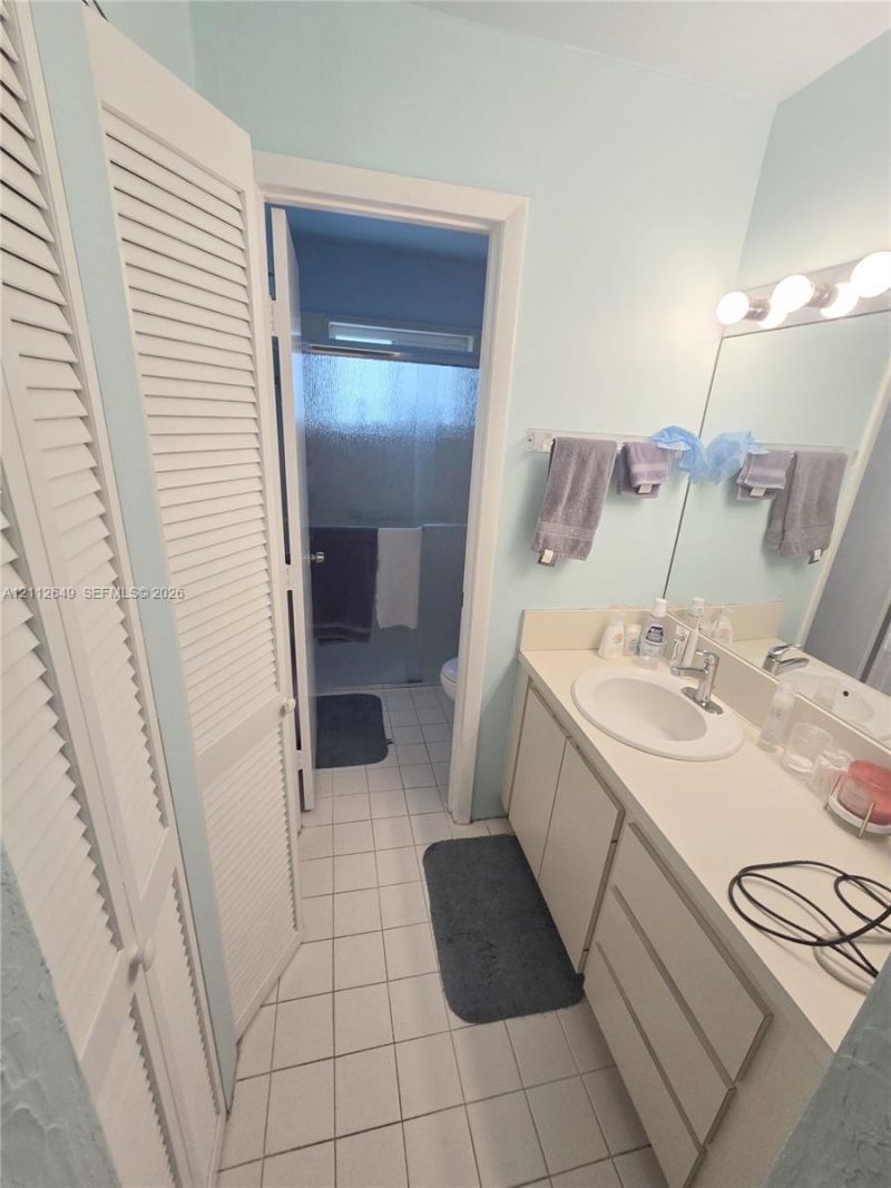 1698 NE 177th St, North Miami Beach, FL 33162 Photo