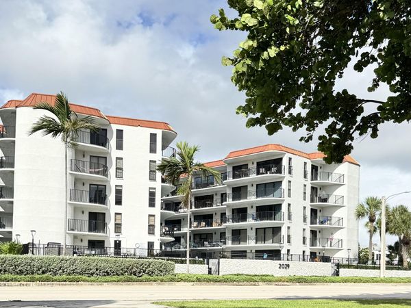 2029 N Ocean Boulevard, Unit 105, Fort Lauderdale, FL 33305