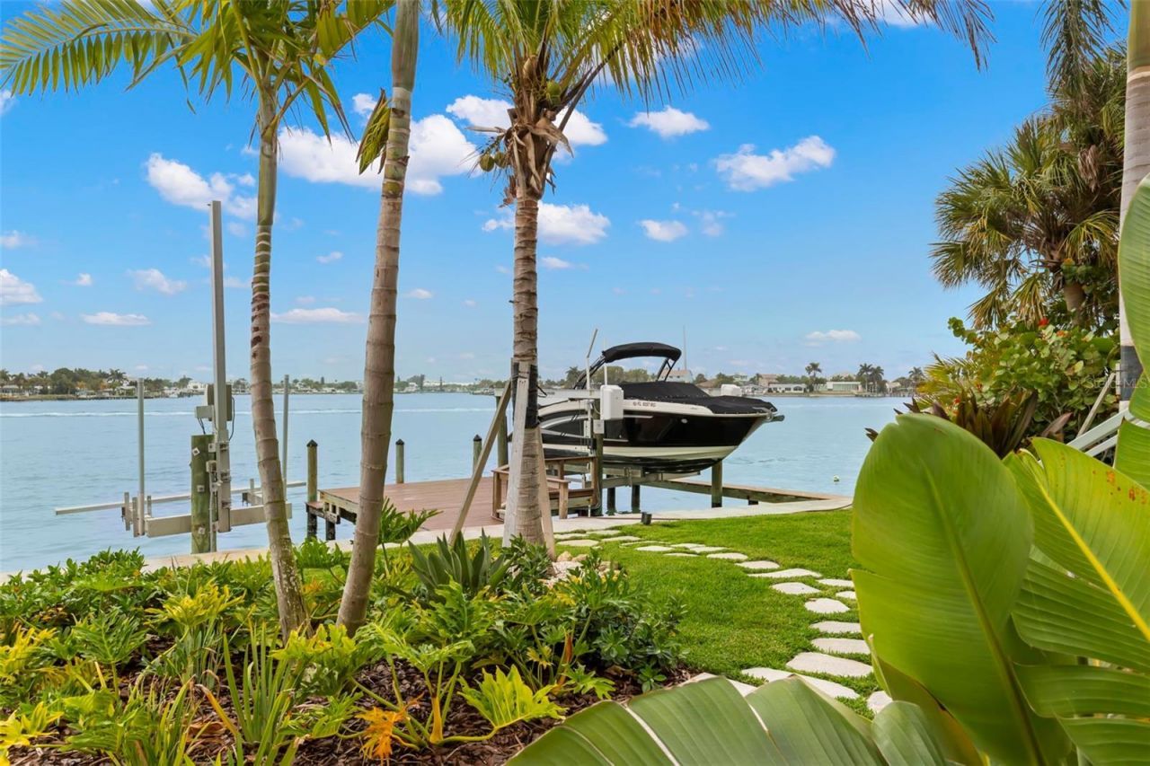 4598 Harbor Hills Drive, Largo, FL 33770 Photo