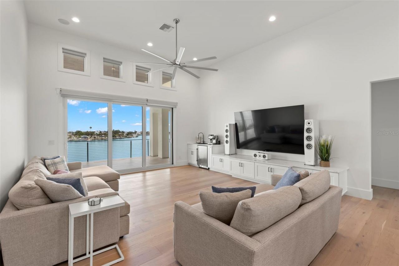 4598 Harbor Hills Drive, Largo, FL 33770 Photo