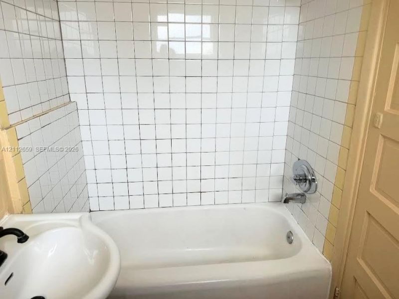 412 N Dixie Hwy , Lake Worth, FL 33460 Photo