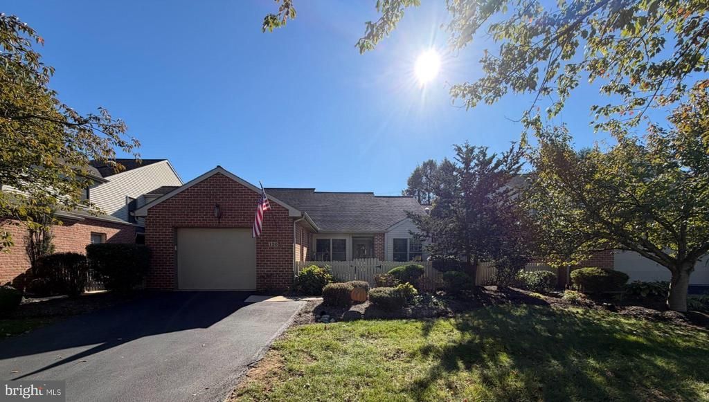 120 CAMBRIDGE DRIVE , HERSHEY, PA 17033
