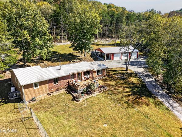 115 W Creek Lane, Gainesboro, TN 38562