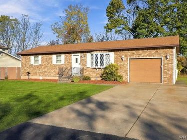 6908 Joanne Circle N, Niagara Falls, NY 14304