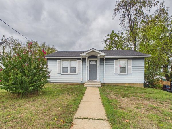 604 Summit Street , Cabool, MO 65689