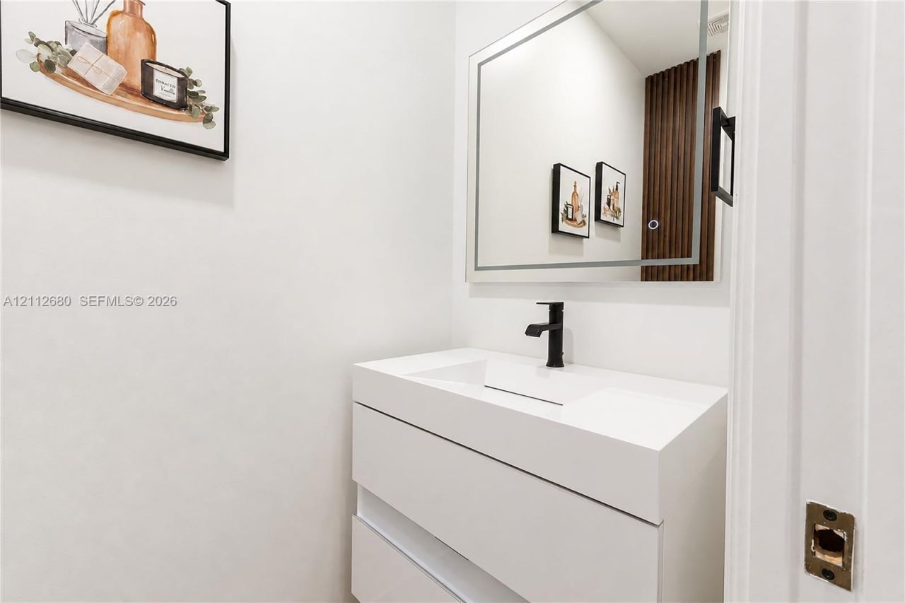 890 SW 154th Path, Miami, FL 33194 Photo