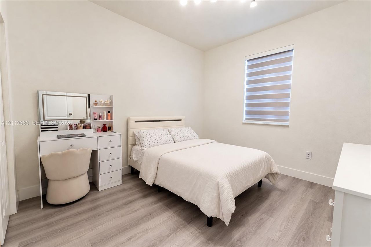 890 SW 154th Path, Miami, FL 33194 Photo
