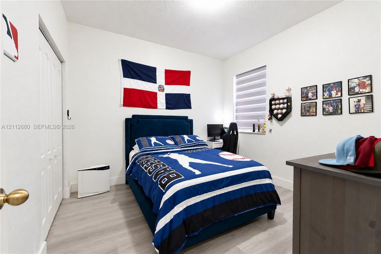 890 SW 154th Path, Miami, FL 33194 Photo