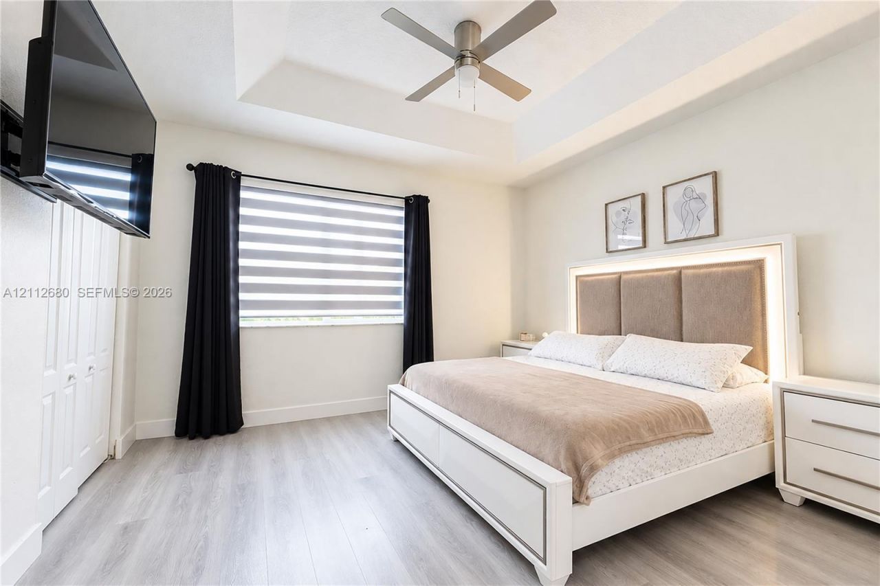 890 SW 154th Path, Miami, FL 33194 Photo