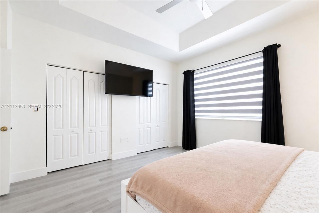 890 SW 154th Path, Miami, FL 33194 Photo