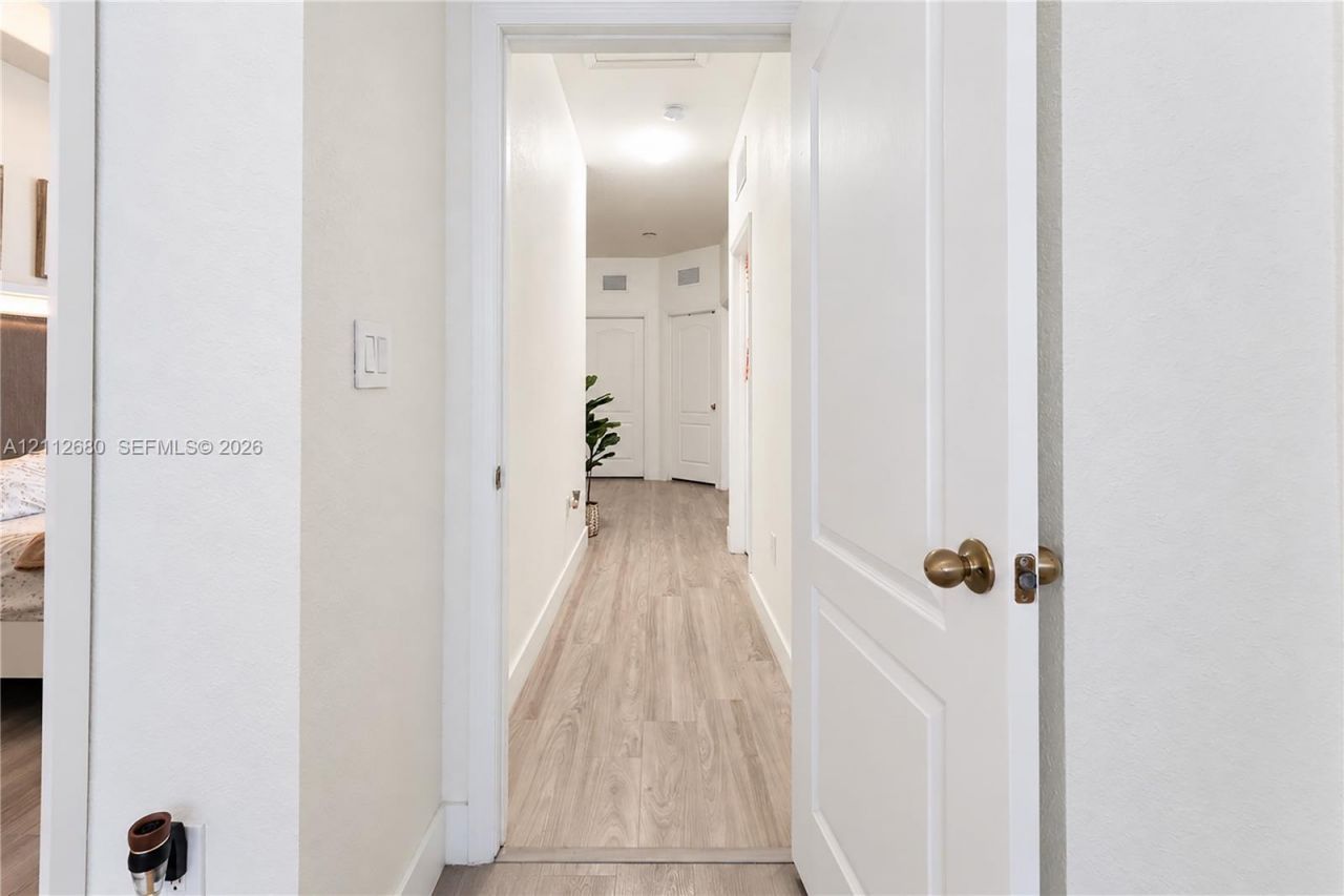 890 SW 154th Path, Miami, FL 33194 Photo
