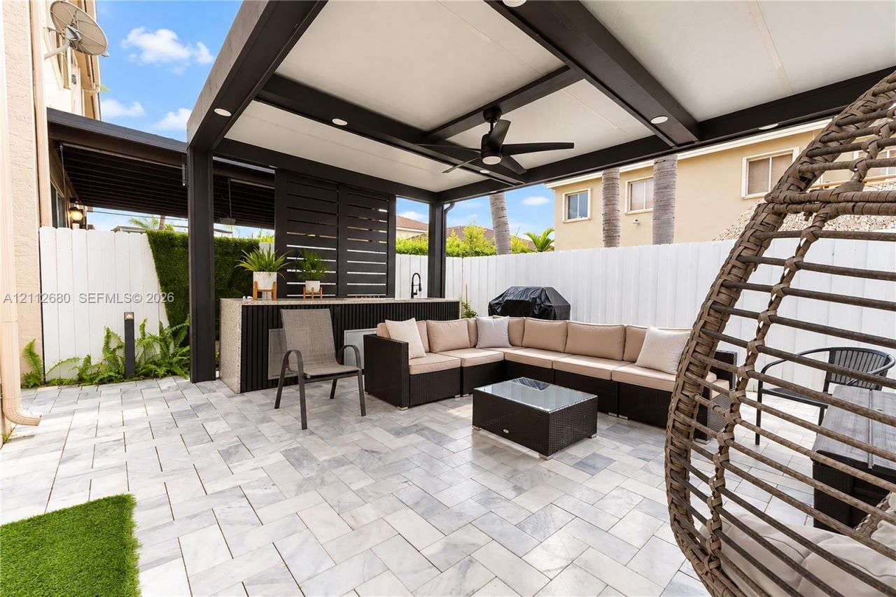890 SW 154th Path, Miami, FL 33194 Photo