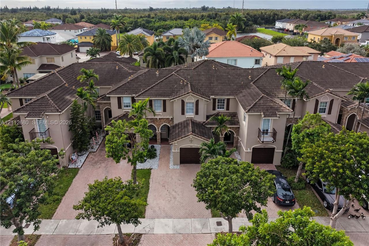 890 SW 154th Path, Miami, FL 33194 Photo